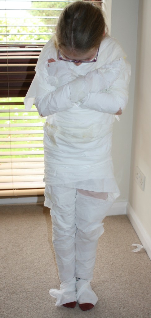 Daughter, toilet roll, mummy, satrap