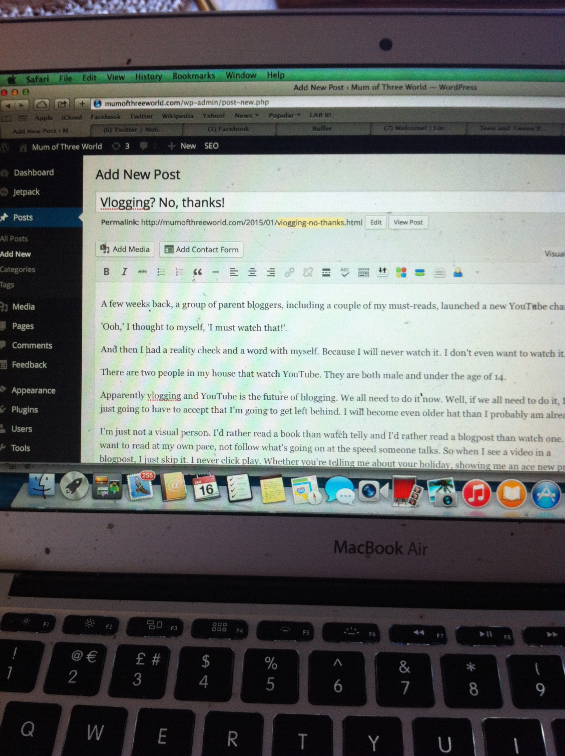 Blogging, Vlogging, Bloggers