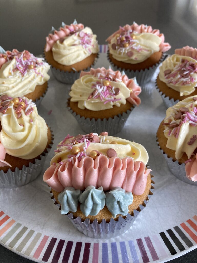 Cupcakes, Cakes, Baking, Daughter, Silent Sunday, My Sunday Photo